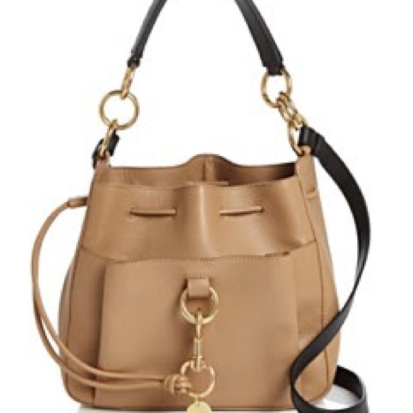 Chic Tan Leather Shoulder Bag